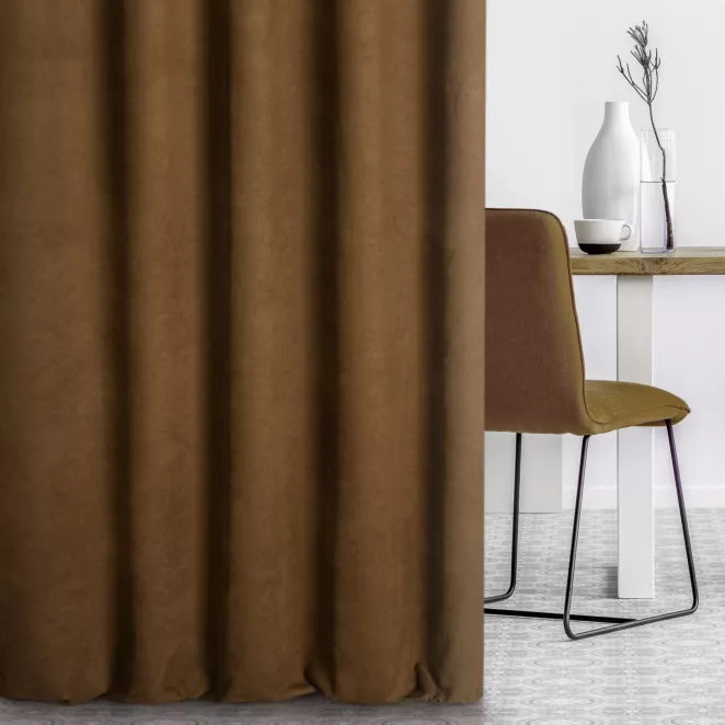 Zasłona szyta na taśmie 5 cm DORA - HIT ciemnobrązowa z miękkiej tkaniny o welurowej strukturze