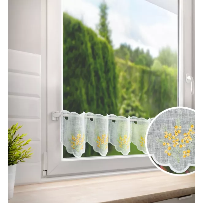 Tkanina firanowa zazdrostka z etaminy zdobiona kolorowym haftem