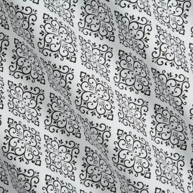 L112/7 Zasłona szyta na taśmie 5 cm biało czarna z miękkiej tkaniny z nadrukiem w małe ornamenty
