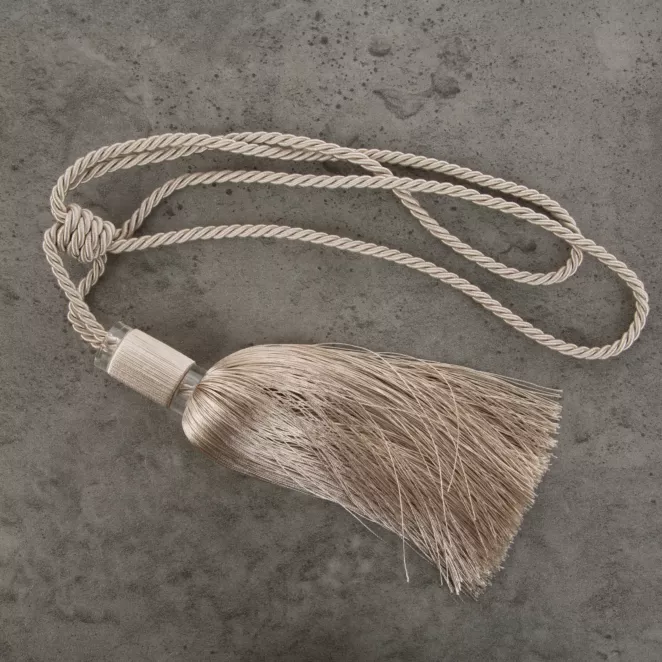 Dekoracyjny sznur do zasłon MILA z puszystym chwostem