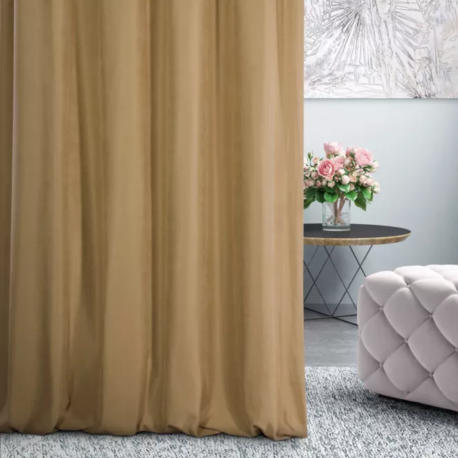 Zasłona szyta na taśmie 5 cm DORA - HIT ciemnobeżowa z miękkiej tkaniny o welurowej strukturze