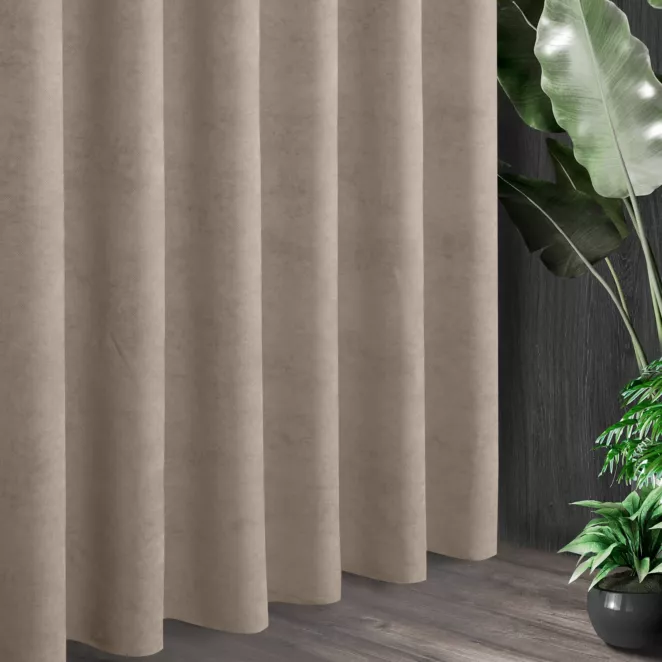 Tkanina zasłonowa o miękkiej, welurowej strukturze