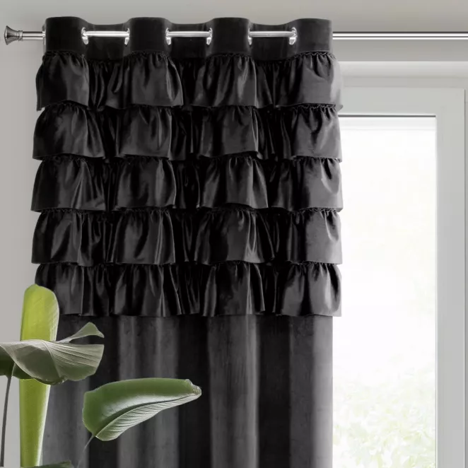 Zasłona welwetowa czarna zdobiona falbanami 140x250 cm przelotka - AURA
