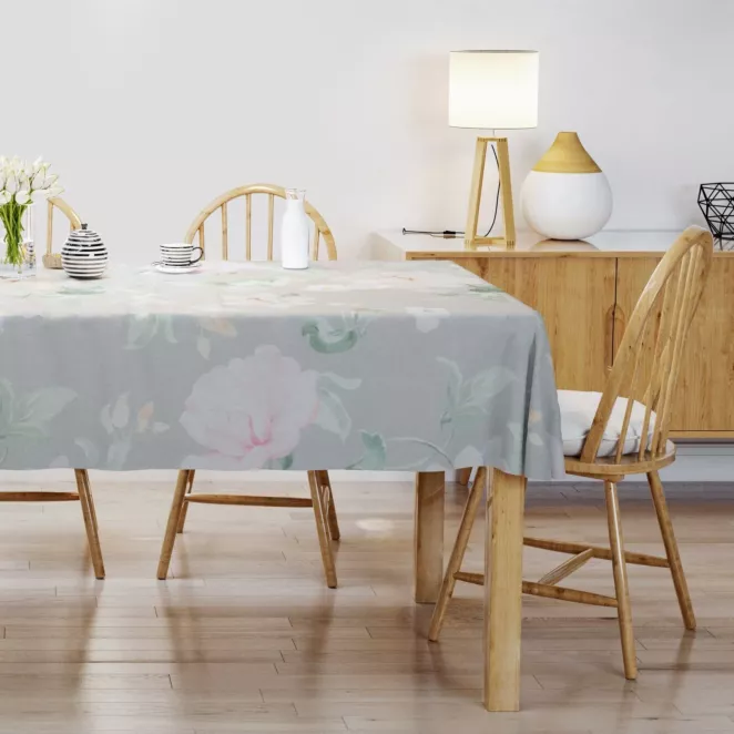 Obrus szyty jasnoszary z miękkiej tkaniny o naturalnym splocie z kwiatowym wzorem