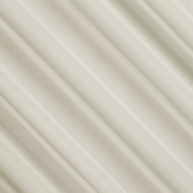 R221/6 Firana szyta na taśmie 5 cm kremowa z delikatnej w dotyku, gęsto tkanej, matowej krepy, wykończona obciążnikiem