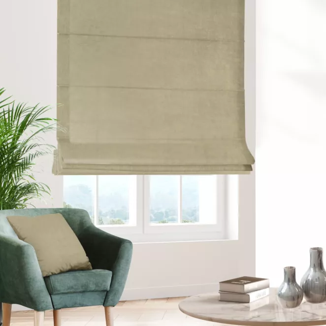 Roleta rzymska ENYA ciemnobeżowa z miękkiej półmatowej tkaniny welwetowej