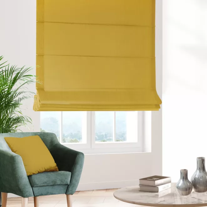 Roleta rzymska STYLE musztardowa o naturalnym charakterze, z widocznym, ozdobnym splotem