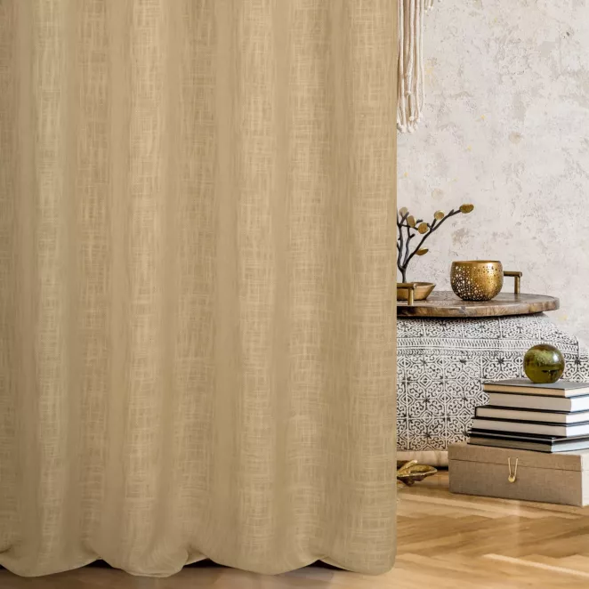 Zasłona szyta na taśmie 5 cm beżowa o naturalnym, luźnym splocie w stylu eko
