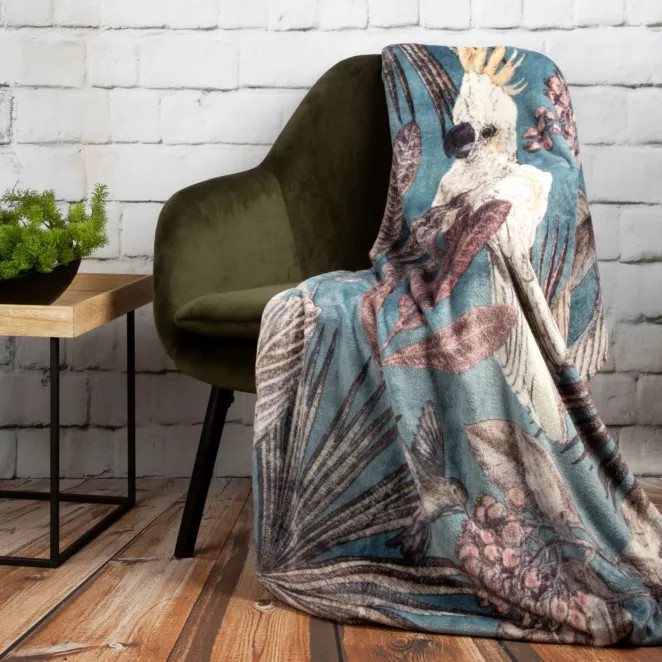 Koc flano 150x200 cm turksowo, popielaty nadrukiem egzotycznych liści i papug ARA Eurofirany Premium