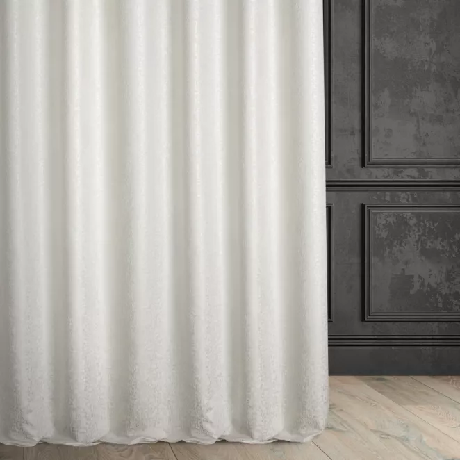 Zasłona szyta na taśmie 5 cm kremowo srebrna z miękkiej tkaniny szenilowej przetykanej błyszczącą nicią Italissima Eva Minge