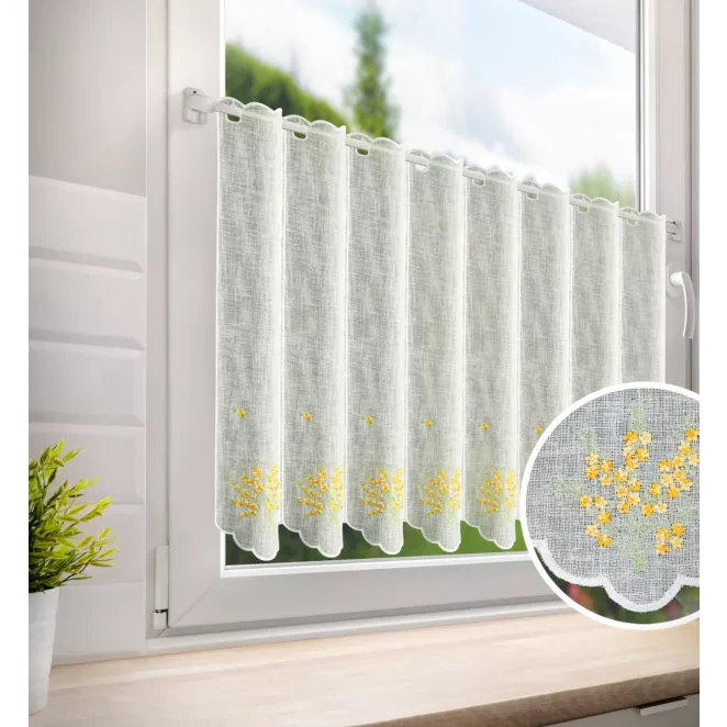 Tkanina firanowa zazdrostka z etaminy zdobiona kolorowym haftem