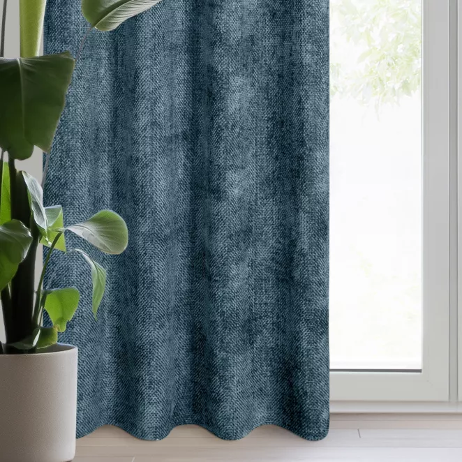 Zasłona granatowa z tkaniny szenilowej 135x250 przelotka - ALETA