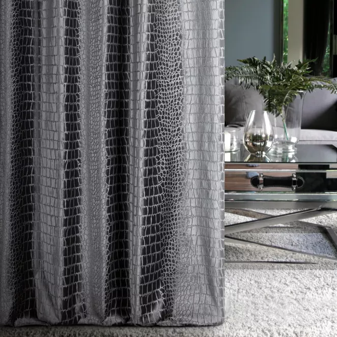 Tkanina zasłonowa welwetowa, z wytłaczanym wzorem krokodylej skóry z kolekcji Eva Minge