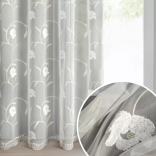 Firana kremowa z siateczki zdobiona haftem 140x250 cm przelotki - AMIRI