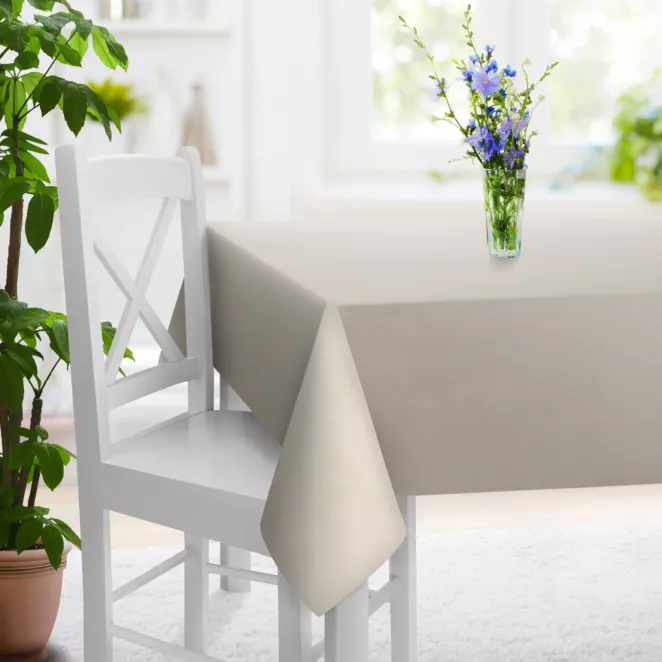 Obrus szyty ciemnobeżowy z tkaniny welwetowej zaciemniającej w 100%