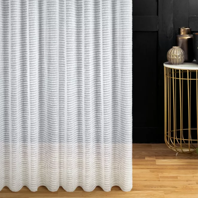 Zasłona szyta na taśmie 5 cm biała z tkaniny z aplikacją