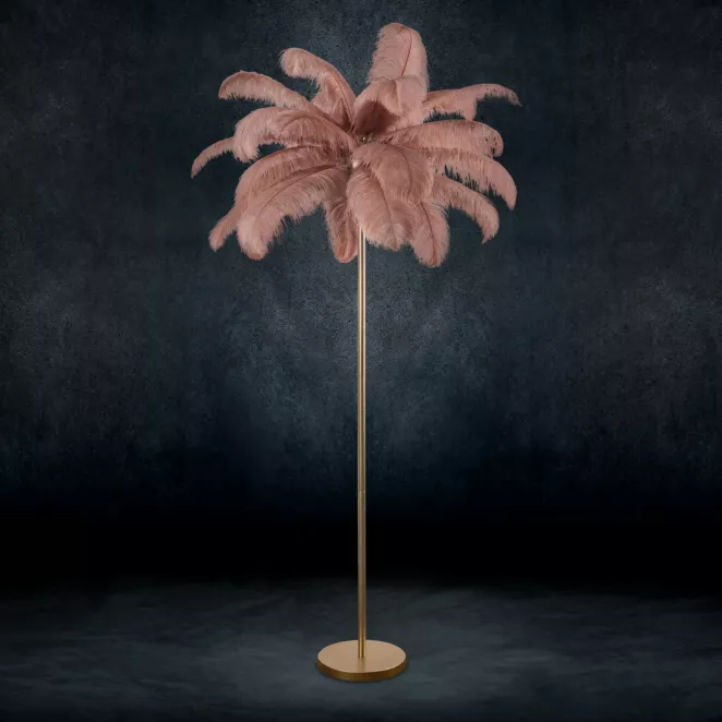 Lampa stojąca do salonu pudrowo różowo, szampańska FERI na metalowej podstawie z efektownym abażurem z naturalnych strusich piór