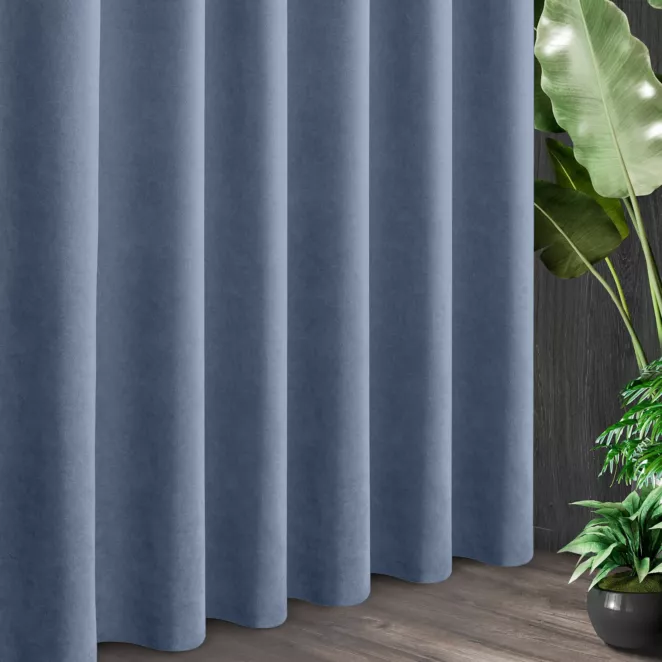 Tkanina zasłonowa o miękkim zamszowym chwycie ze strukturalnym wzorem