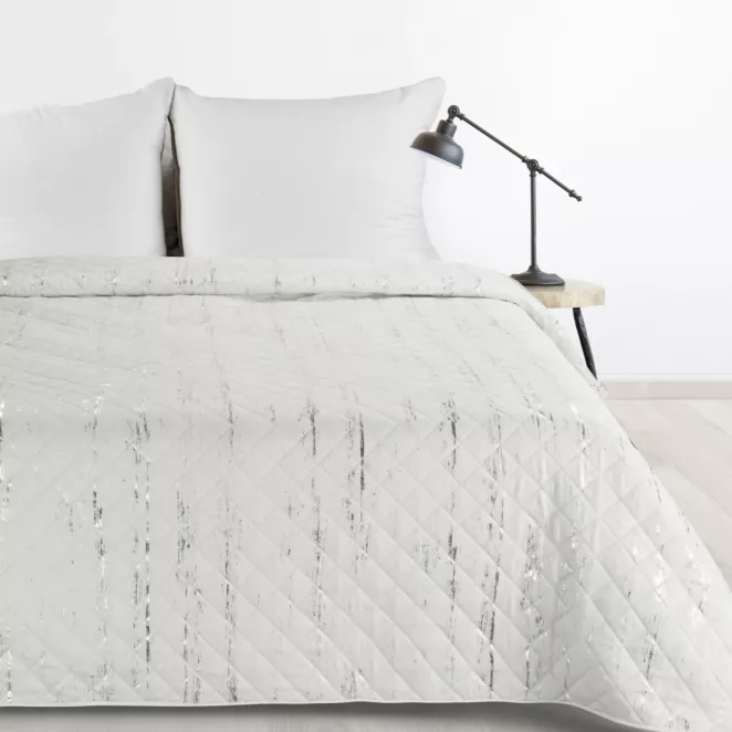 Narzuta biało, srebrna 170x210 cm zdobiona przecieranym wzorem i pikowana metodą hot press BLINK 1 Design 91