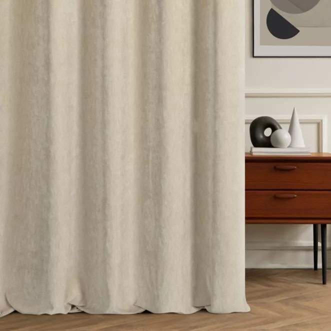 Zasłona szyta na taśmie 5 cm kremowa z miękkiej w dotyku tkaniny szenilowej