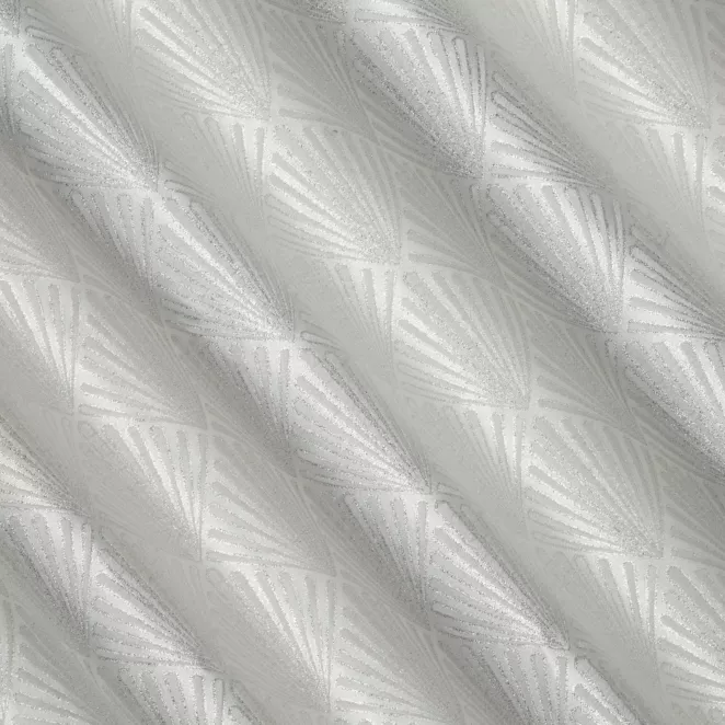 P255/1 Zasłona szyta na taśmie 5 cm jasnokremowa z tkaniny, z geometrycznym wzorem, z dodatkiem połyskującej nici