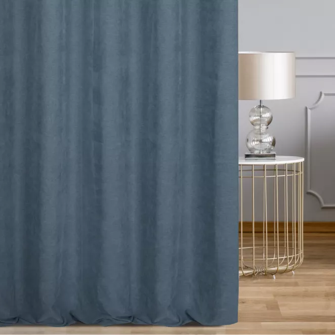 Zasłona szyta na taśmie 5 cm niebieska z szenilowej tkaniny