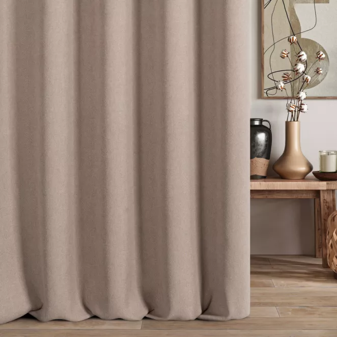Zasłona szyta na przelotkach ciemnobeżowa z miękkiej tkaniny z efektem bukli