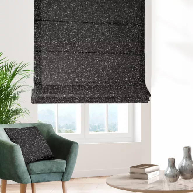 Roleta rzymska czarno srebrna z miękkiej tkaniny szenilowej przetykanej błyszczącą nicią Italissima Eva Minge
