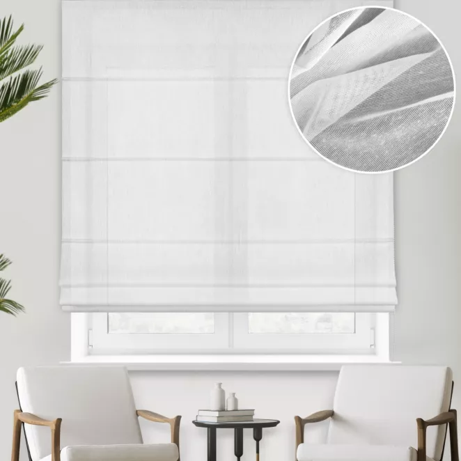 Roleta rzymska biała z delikatnej batystowej tkaniny o naturalnym splocie, wykończona obciążnikiem