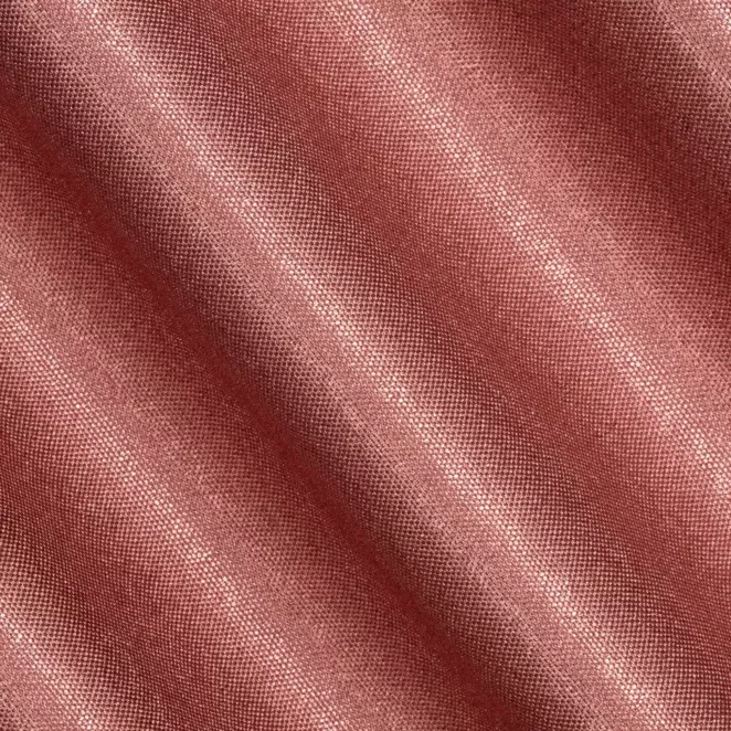 P239/13 Zasłona szyta na taśmie 5 cm wrzosowa z gładkiej, zaciemniającej tkaniny z wyraźnym splotem