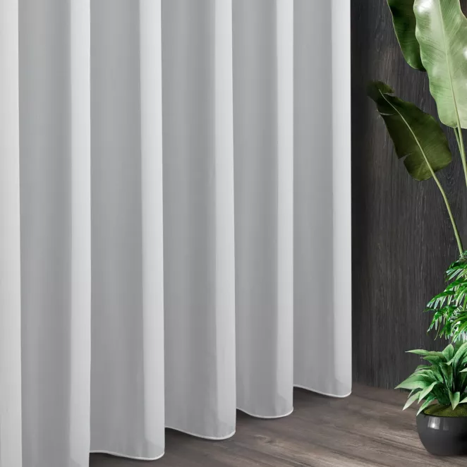 Tkanina firanowa elegancka gładka krepa zakończona szwem obciążającym z kolekcji Eva Minge