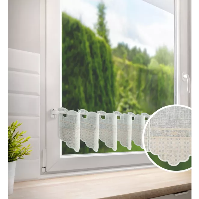 Tkanina firanowa zazdrostka z etaminy zdobiona haftem kratki