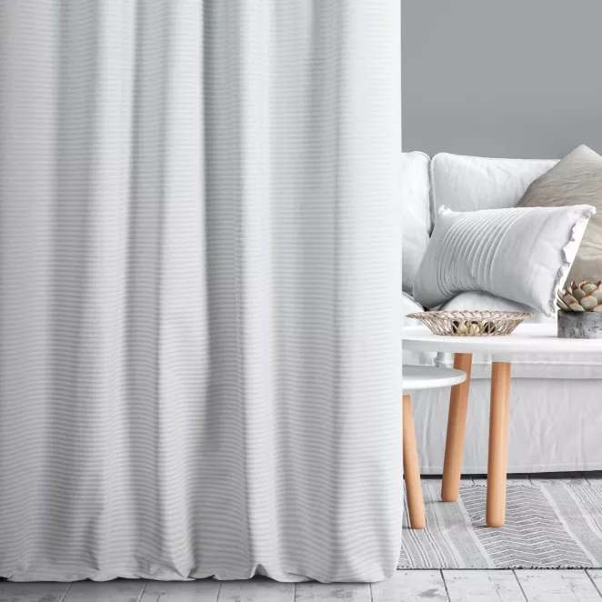 Zasłona szyta na taśmie 5 cm FIONA srebrna z dwustronnej tkaniny w paseczki z dodatkiem srebrnej nici