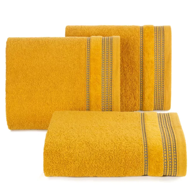 Ręcznik kąpielowy 70x140 cm bawełniany kolor musztardowy z delikatną ozdobną bordiurą 500 g/m2 AMANDA