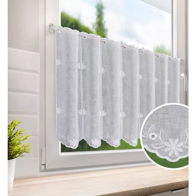 Tkanina firanowa zazdrostka z etaminy zdobiona haftem kwiatuszków