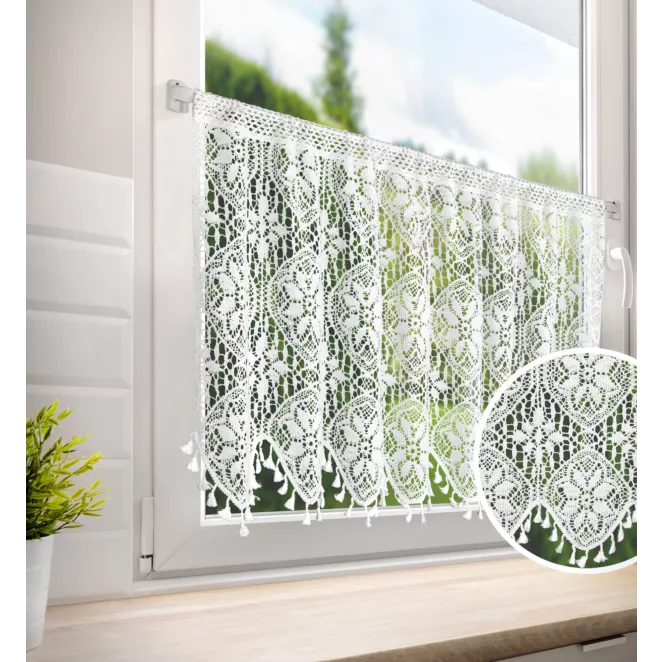 Zazdrostka biała w stylu boho zdobiona subtelnymi frędzelkami 150x60 cm tunel MOLY