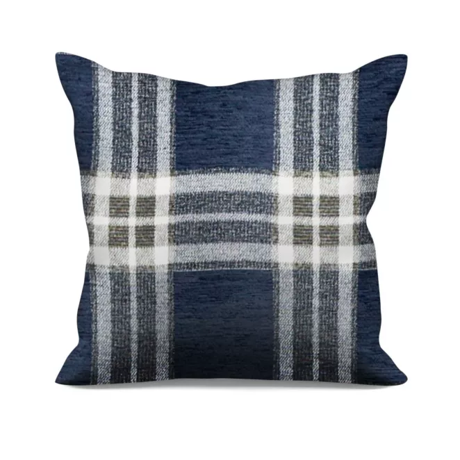 Poszewka szyta granatowo naturalna z grubej, szenilowej tkaniny w elegancką kratę
