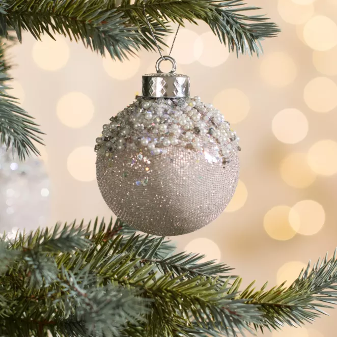 Bombka choinkowa zdobiona brokatem i drobnymi koralikami