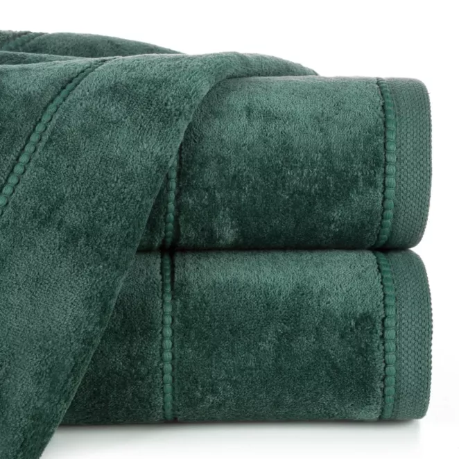 Ręcznik kąpielowy 50x90 cm bawełniany kolor zielony z welwetową ozdobną bordiurą 500 g/m2 MARI