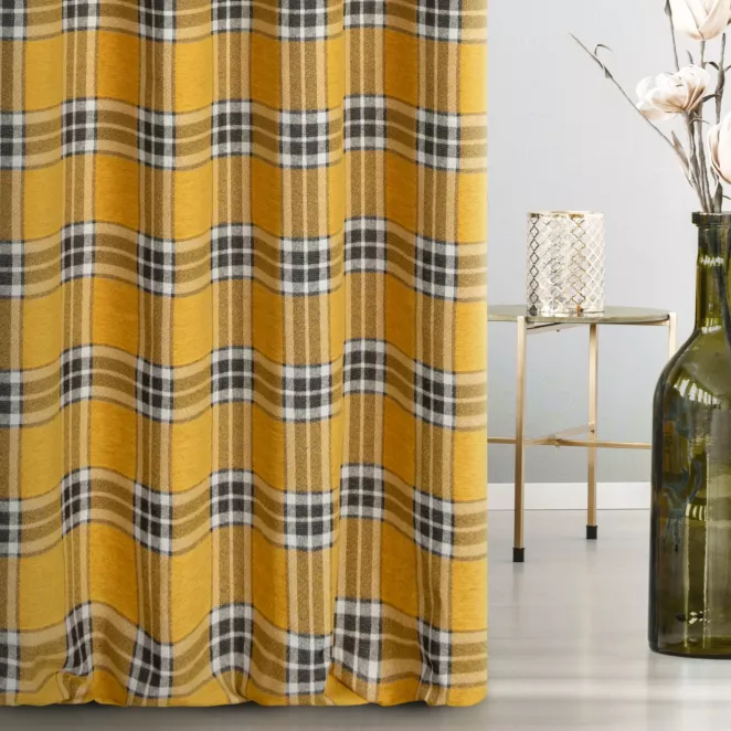 Zasłona szyta na taśmie 5 cm musztardowo naturalna z grubej, szenilowej tkaniny w elegancką kratę