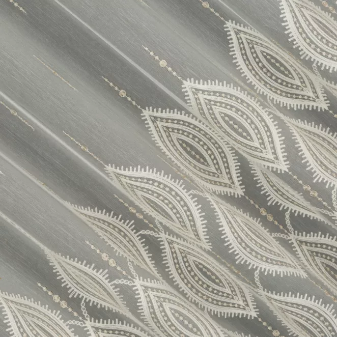 E127/2 Firana szyta na taśmie 5 cm naturalno beżowa z delikatnej tkaniny typu aden, wykończonej łańcuszkowym haftem Italissima Eva Minge