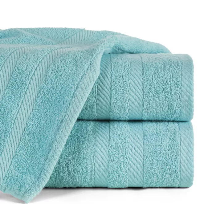 Ręcznik kąpielowy 100x150 cm bawełniany kolor jasnoniebieski z ozdobną bordiurą 500 g/m2 MILO