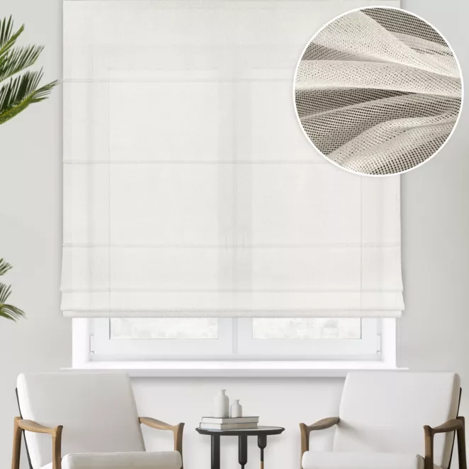 Roleta rzymska kremowa z miękkiej matowej tkaniny o strukturze siatki, wykończona obciążnikiem, odporna na zaciągnięcia