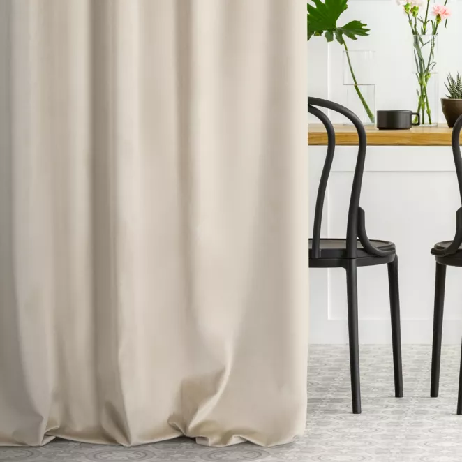 Tkanina zasłonowa, miękka, welwetowa o aksamitnej strukturze z kolekcji Pierre Cardin