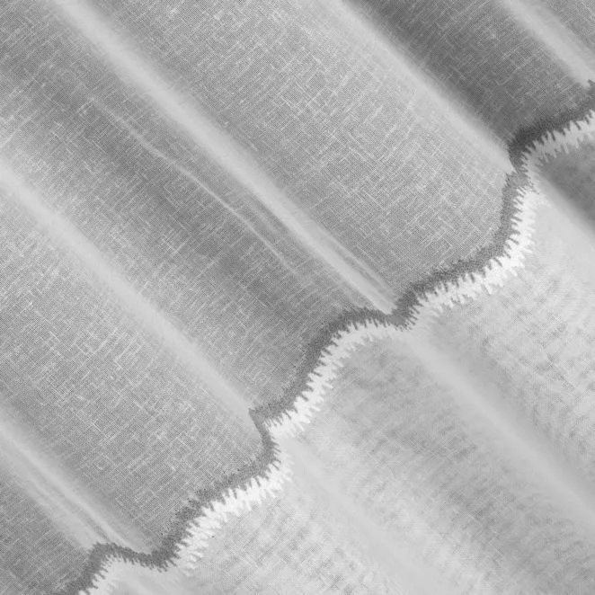 M307/4 Firana szyta na taśmie 5 cm biało popielata z matowej etaminy wykończonej ozdobnym podwinięciem Italissima Eva Minge