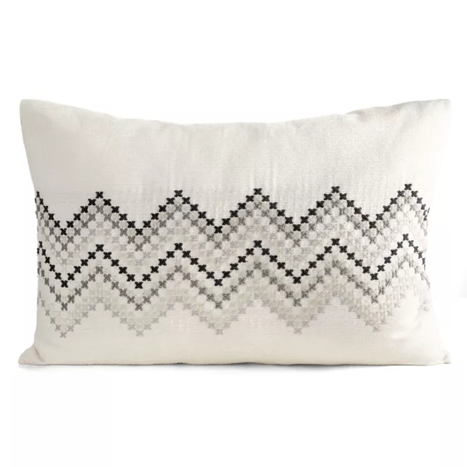 Poszewka na poduszkę 45x70 cm z szenilowej tkaniny z tkanym geometrycznym wzorem VANILA kolekcja SEA SUMMER