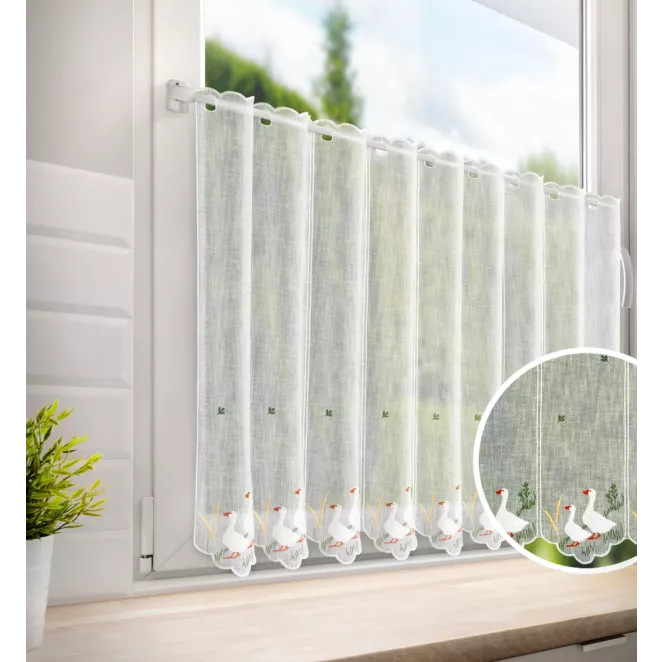 Tkanina firanowa zazdrostka z etaminy zdobiona haftem gąsek