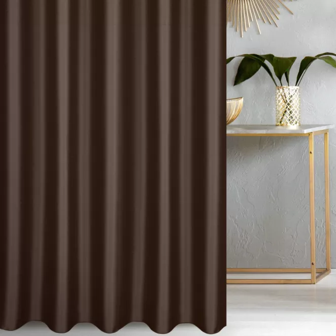 Zasłona szyta na taśmie 5 cm brązowa z gładkiej tkaniny zaciemniającej typu dimout wykończona obciążnikiem