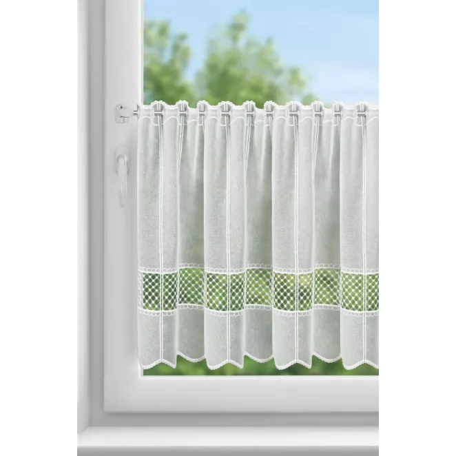 Tkanina firanowa zazdrostka z grubszej etaminy z ażurową aplikacją