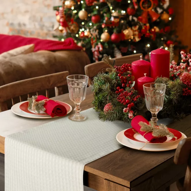 Bieżnik na stół kremowy 40x180 cm z żakardowej tkaniny FLASH świąteczny w krateczkę przetykany jasnozłotą nicią